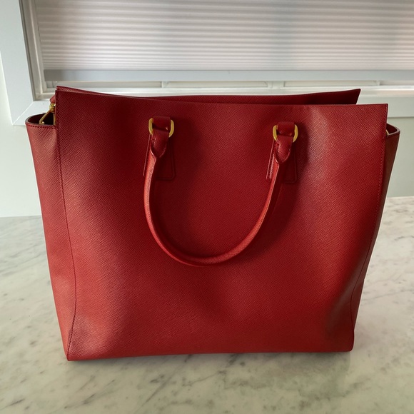 Prada saffiano tote purse - Picture 7 of 11